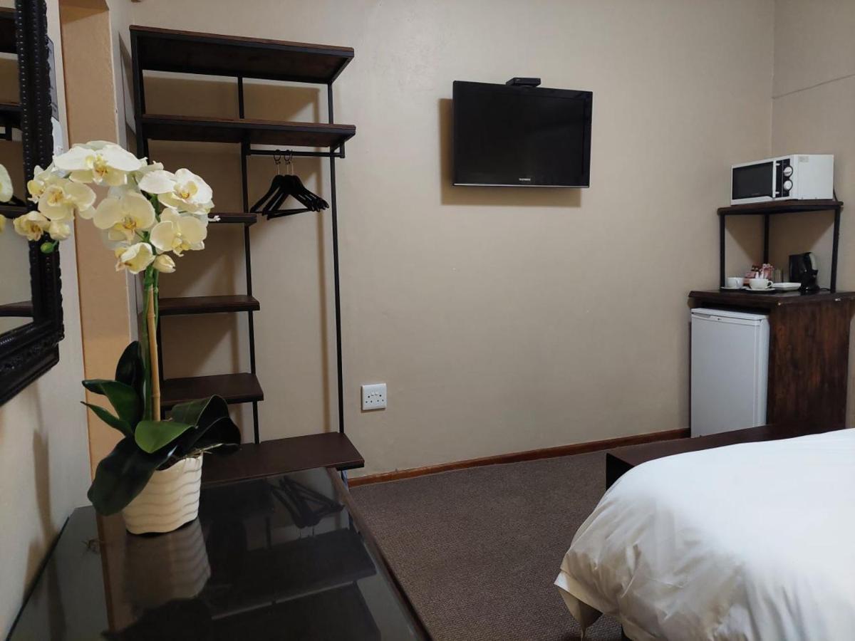 Aloes Guest House 62 On Meintjies Middelburg  Esterno foto
